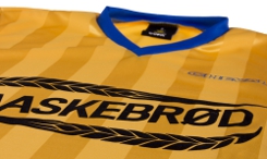 brondby-retro-shirt-1980s-7.jpg