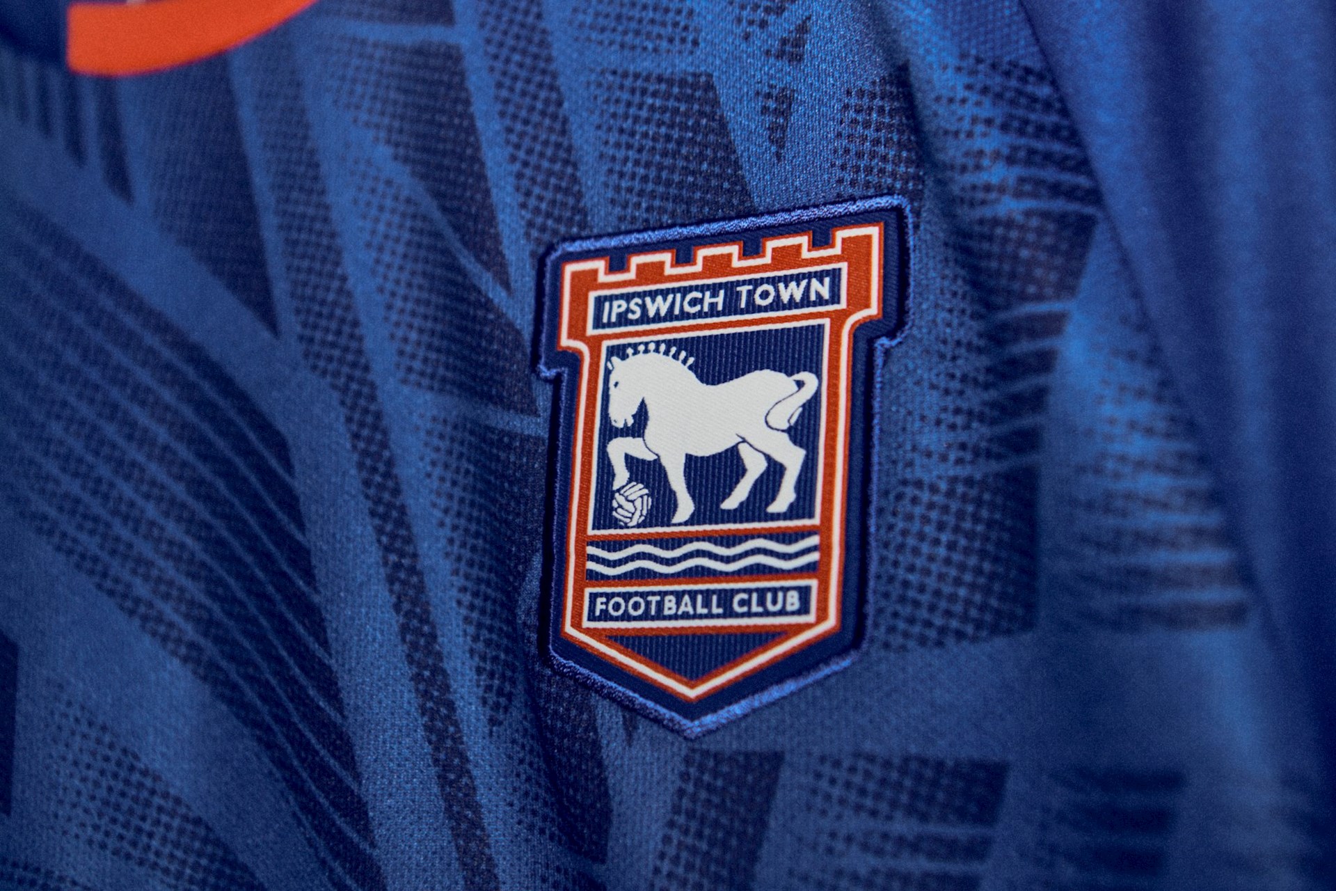 ipswich-town-voetbalshirts-2022-2023.jpeg