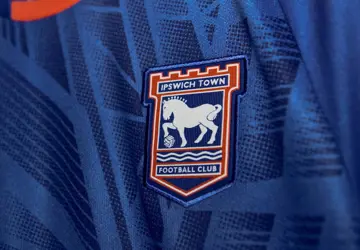 ipswich-town-voetbalshirts-2022-2023.jpeg