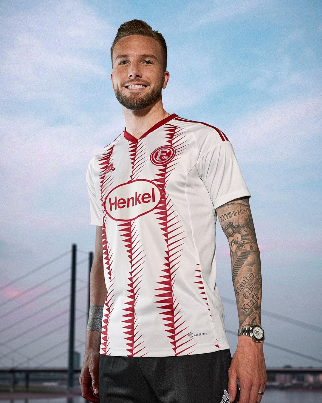 Fortuna Düsseldorf uitshirt 2022-2023