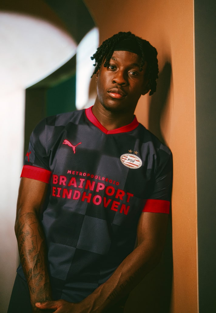 kolf Los dubbellaag PSV's Third Kit Features A Classic Blue | colegioclubuniversitario.edu.ar