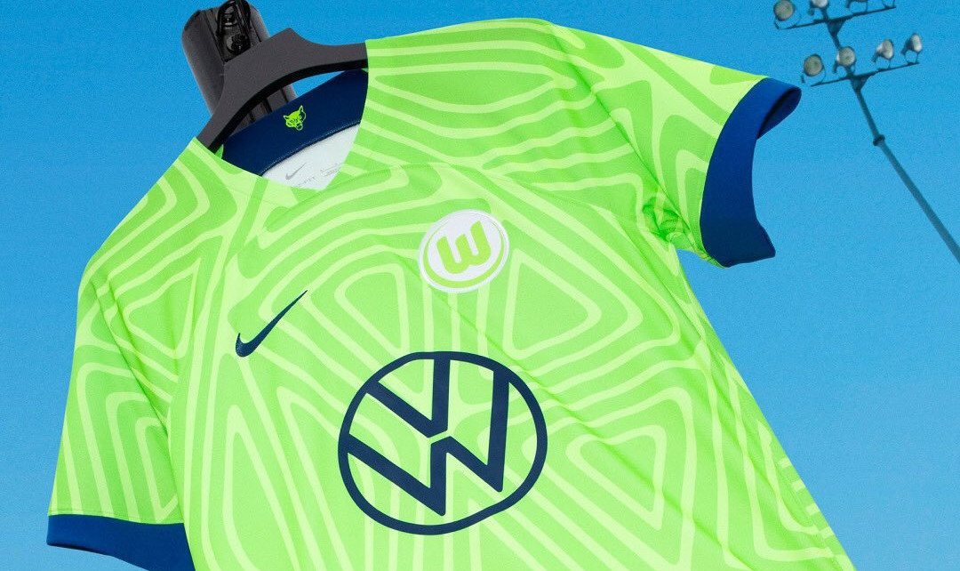 vfl-wolfsburg-voetbalshirts-2022-2023.jpg