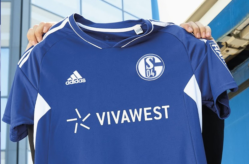 schalke-04-voetbalshirt-22-23.jpg