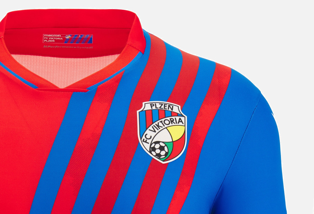 viktoria-plzen-voetbalshirts-2022-2023-b.jpg