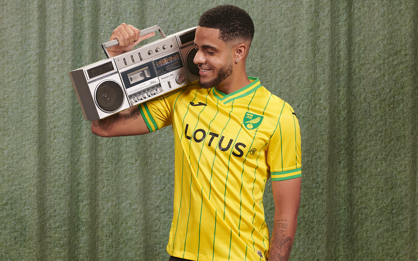 norwich-city-voetbalshirts-2022-2023-b.jpg