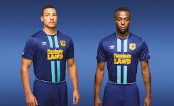 hull-city-3e-tenue-2015-2016.png
