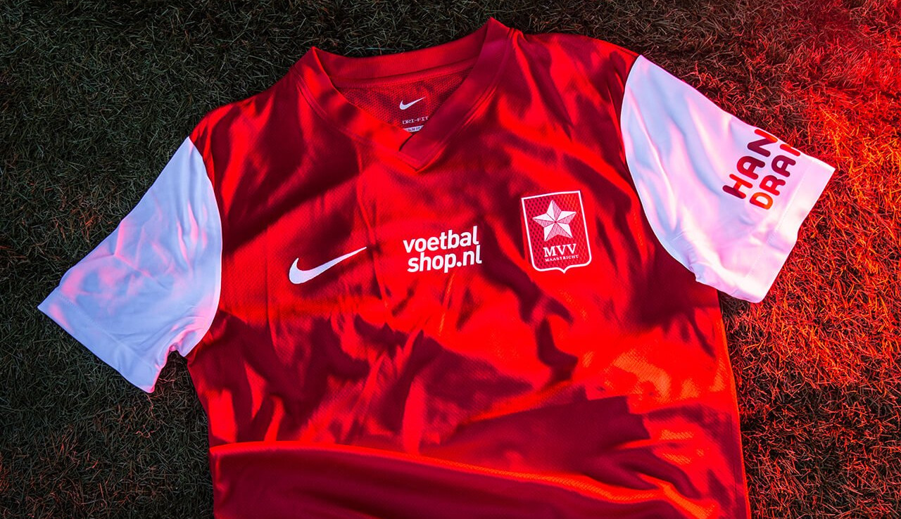 mvv-maastricht-thuisshirt-2022-2023-c.jpg