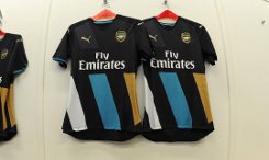arsenal-3e-shirt-debuut-2015-2016.jpg