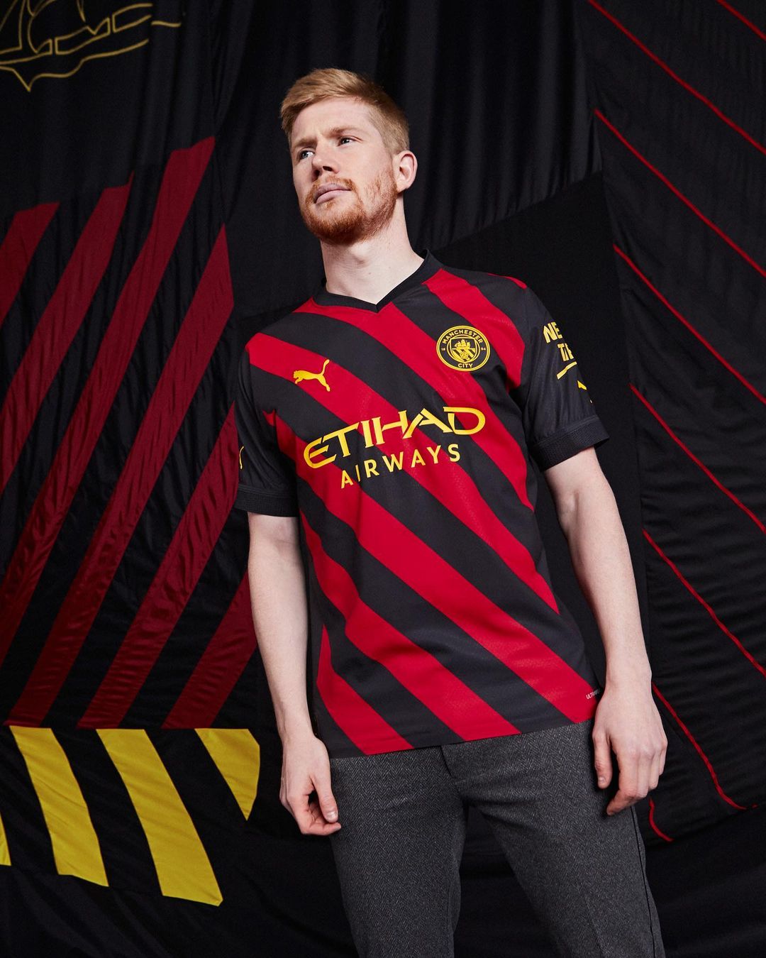 Manchester City uitshirt 2022-2023 Voetbalshirts.com