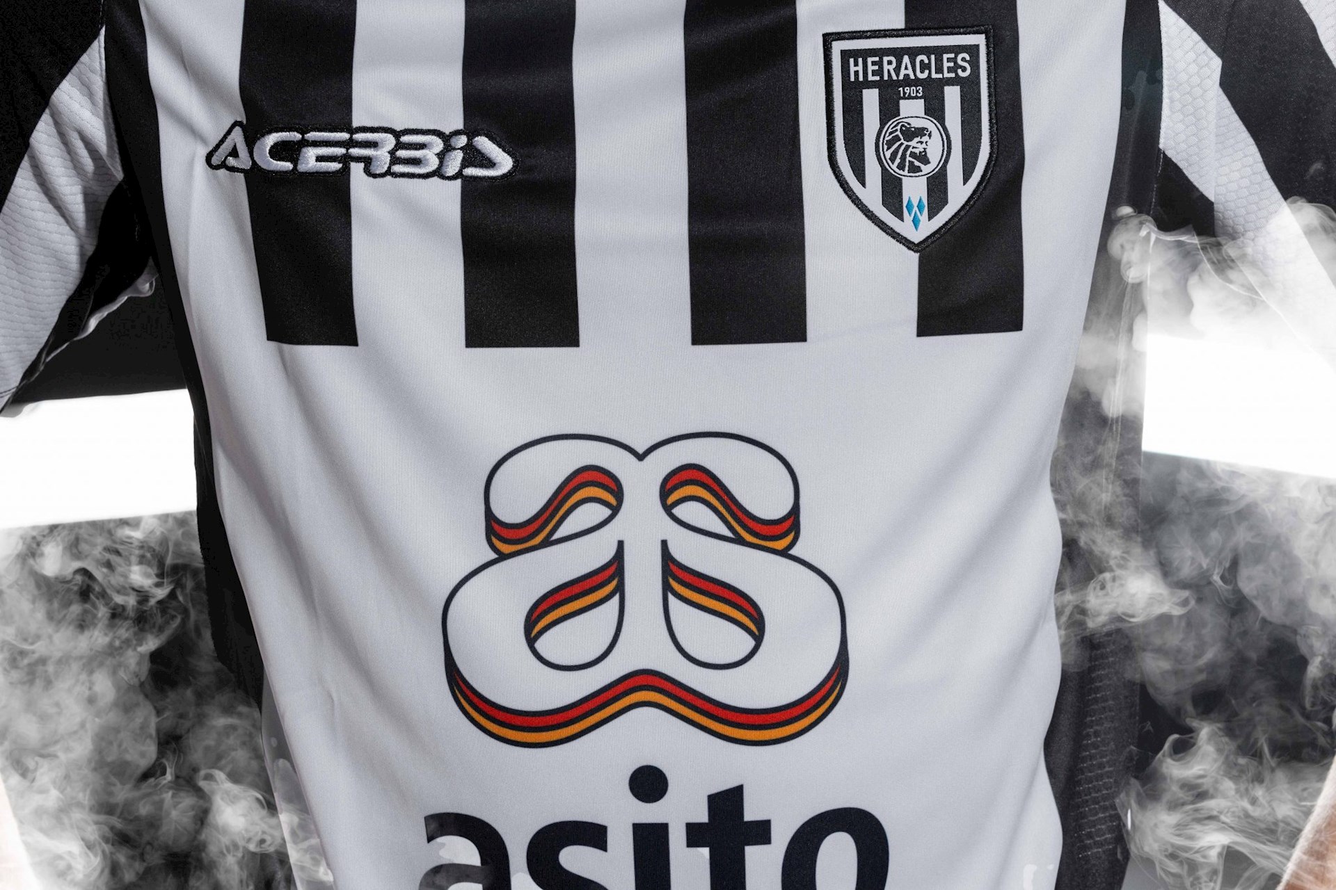 heracles-voetbalshirts-2022-2023.jpg