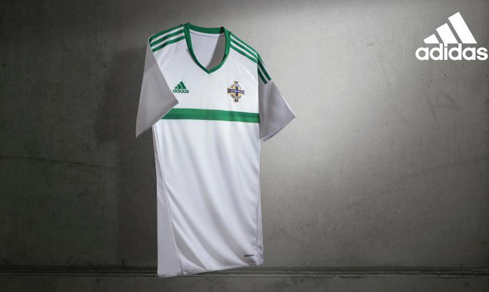 noord-ierland-voetbalshirts-euro-2016.jpg