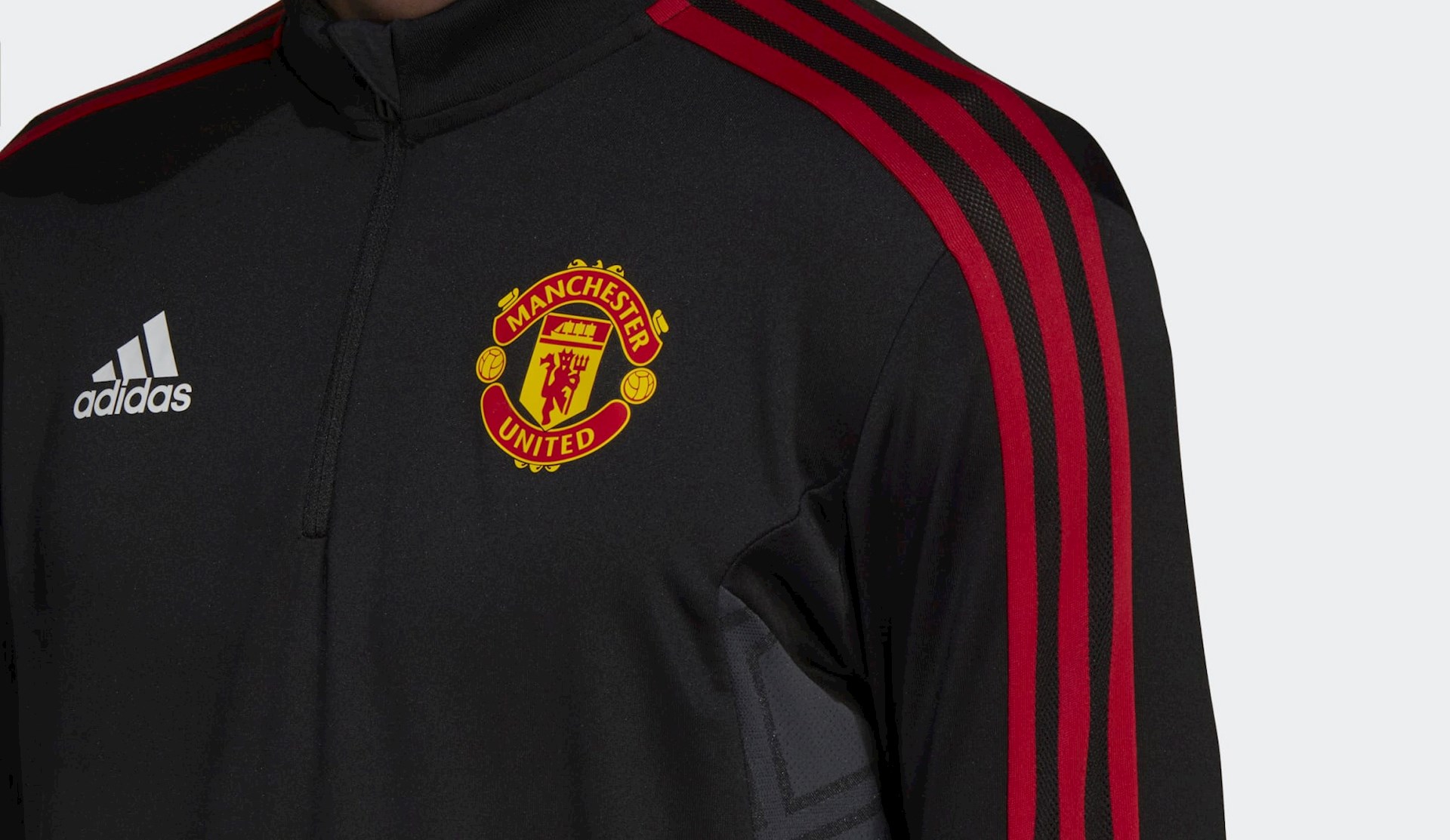 manchester-united-trainingspak-2022-2023-b.jpg