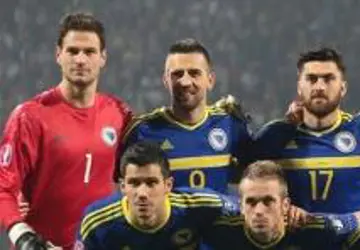 bosnie-herzegovina-keeper-shirt-2016-2017.png