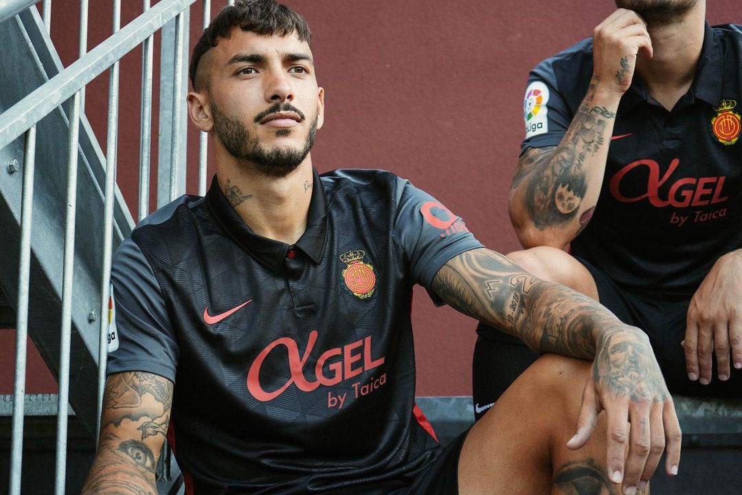 mallorca-voetbalshirts-2022-2023.jpg