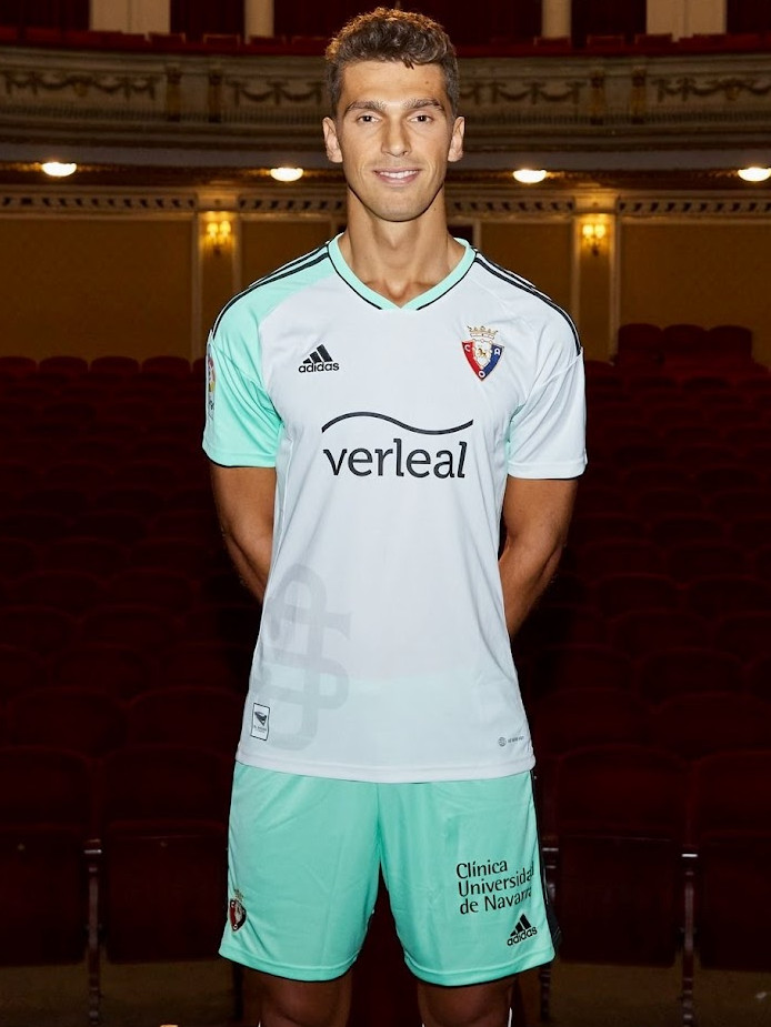 Osasuna 3e voetbalshirt 2022-2023