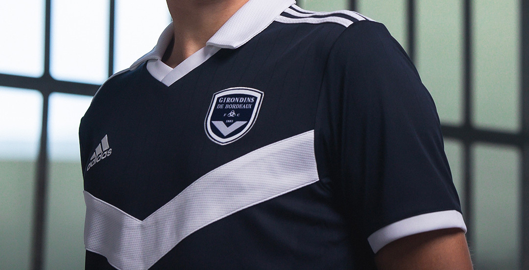 bordeaux-voetbalshirts-2022-2023.jpg