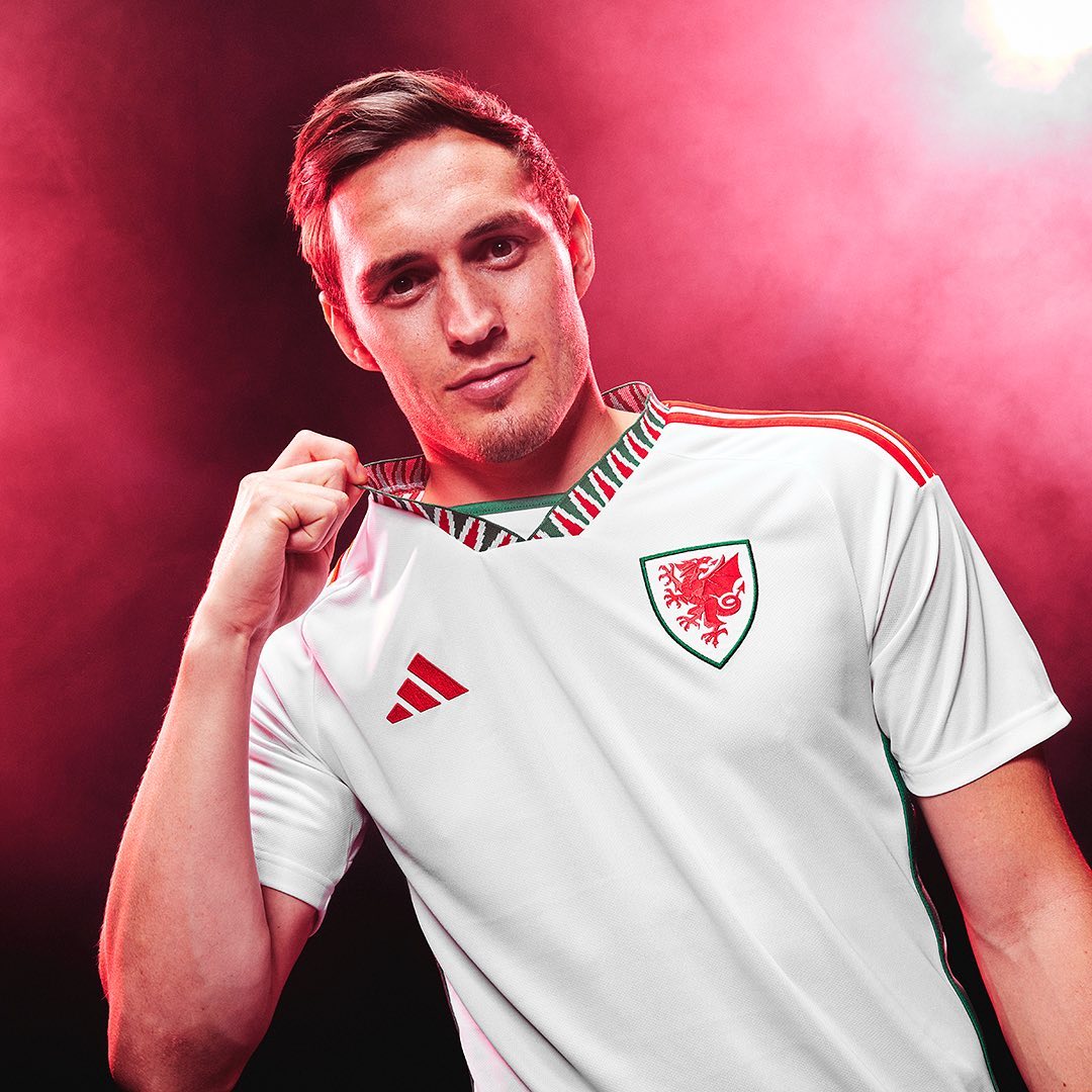 Wales uitshirt 2022-2023