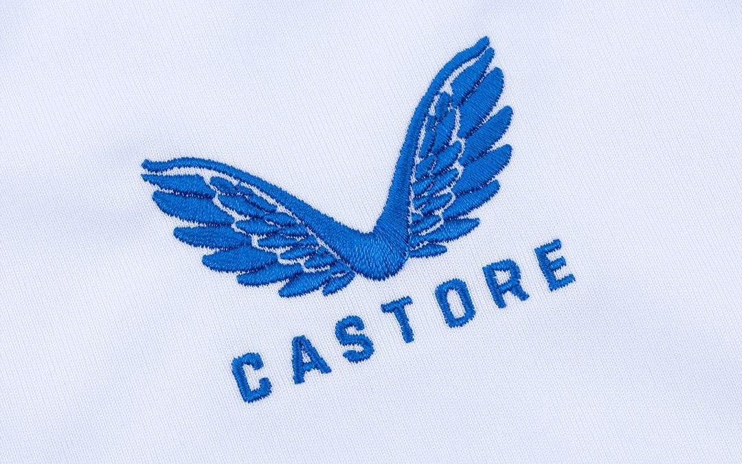 Van welke clubs is Castore Sportswear kledingsponsor?