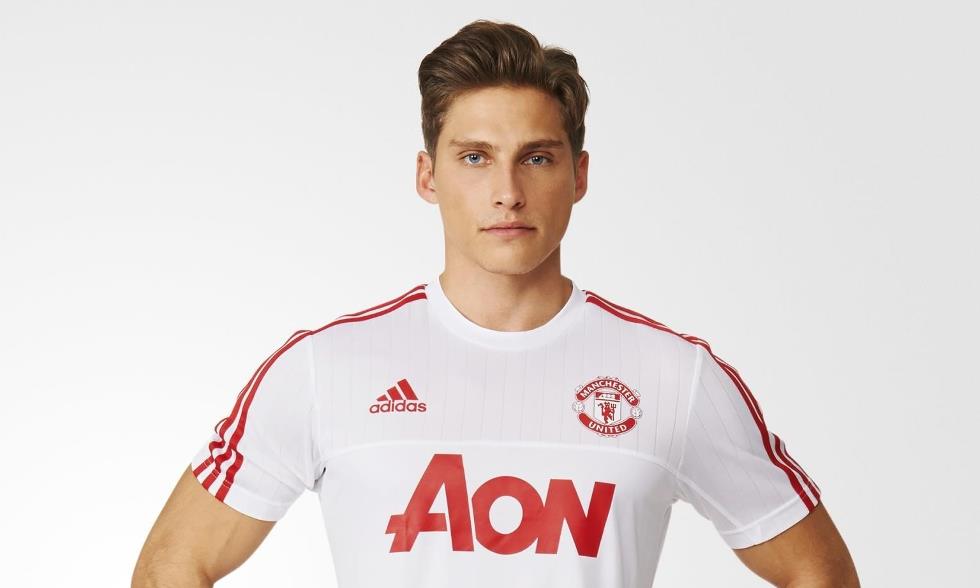 united-trainingsshirt-2016.png