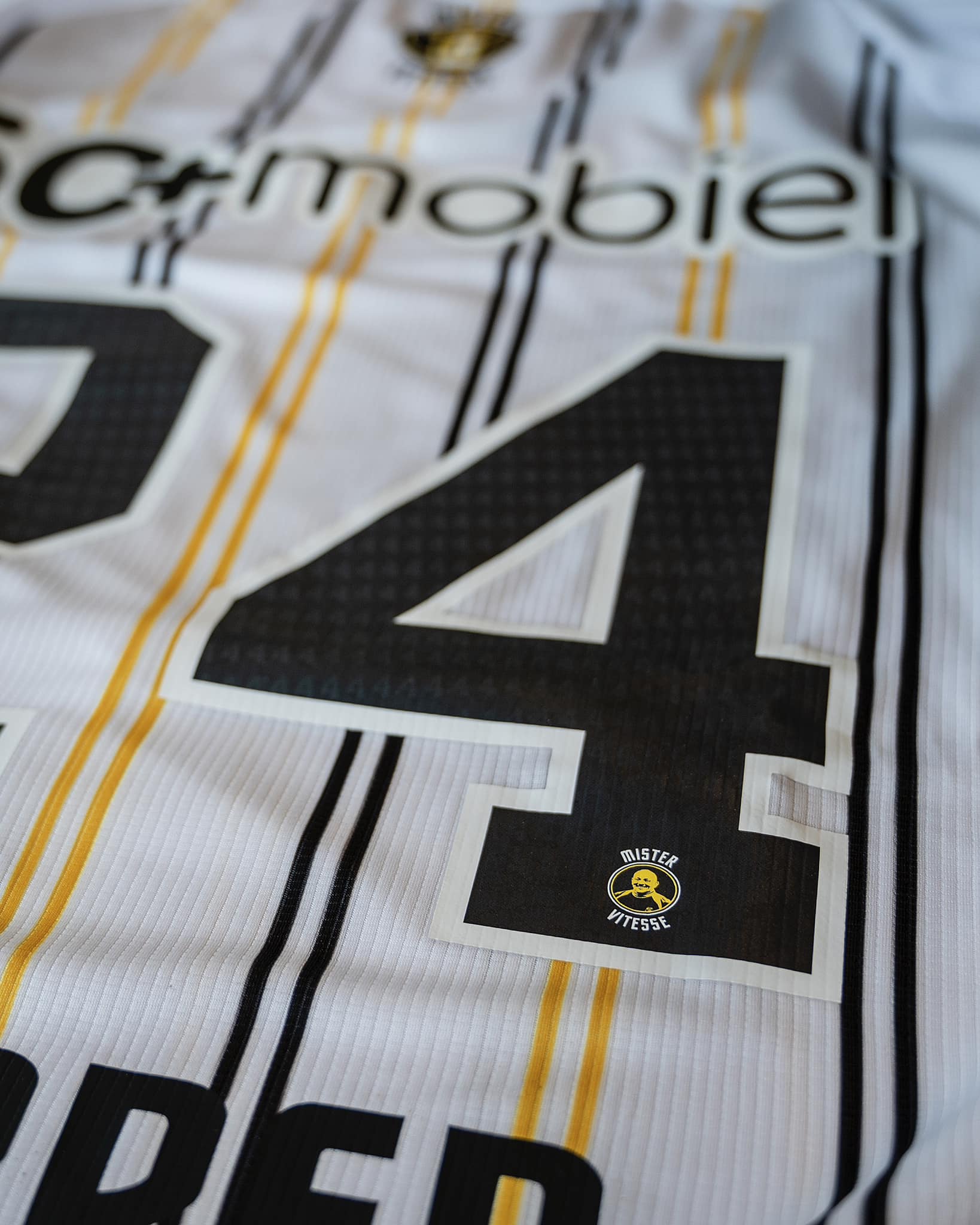 Vitesse voetbalshirts 2023-2024