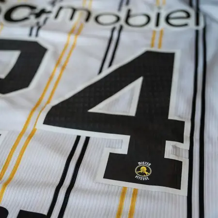 Vitesse voetbalshirts 2023-2024