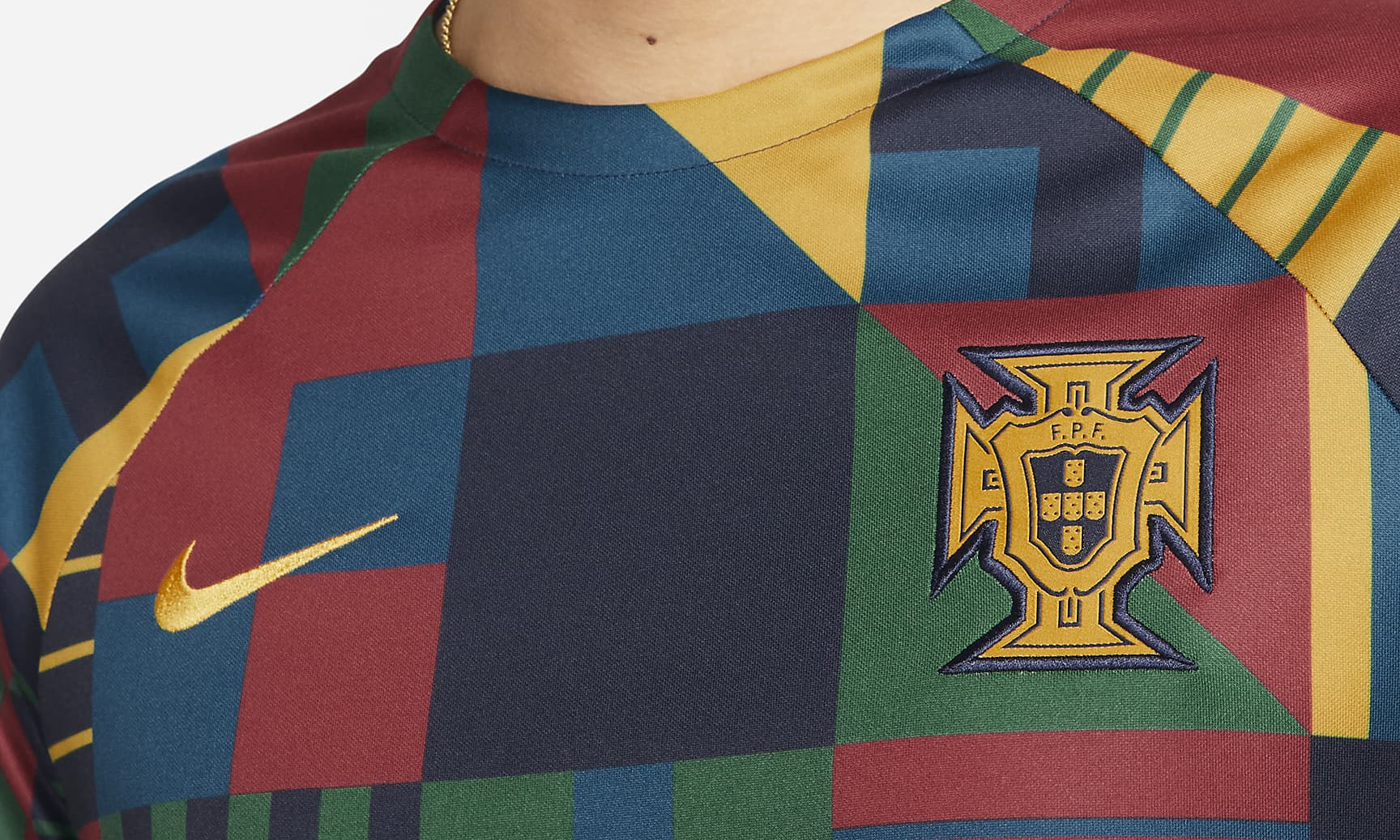 portugal-warming-up-shirt-2022-2023-b.jpeg