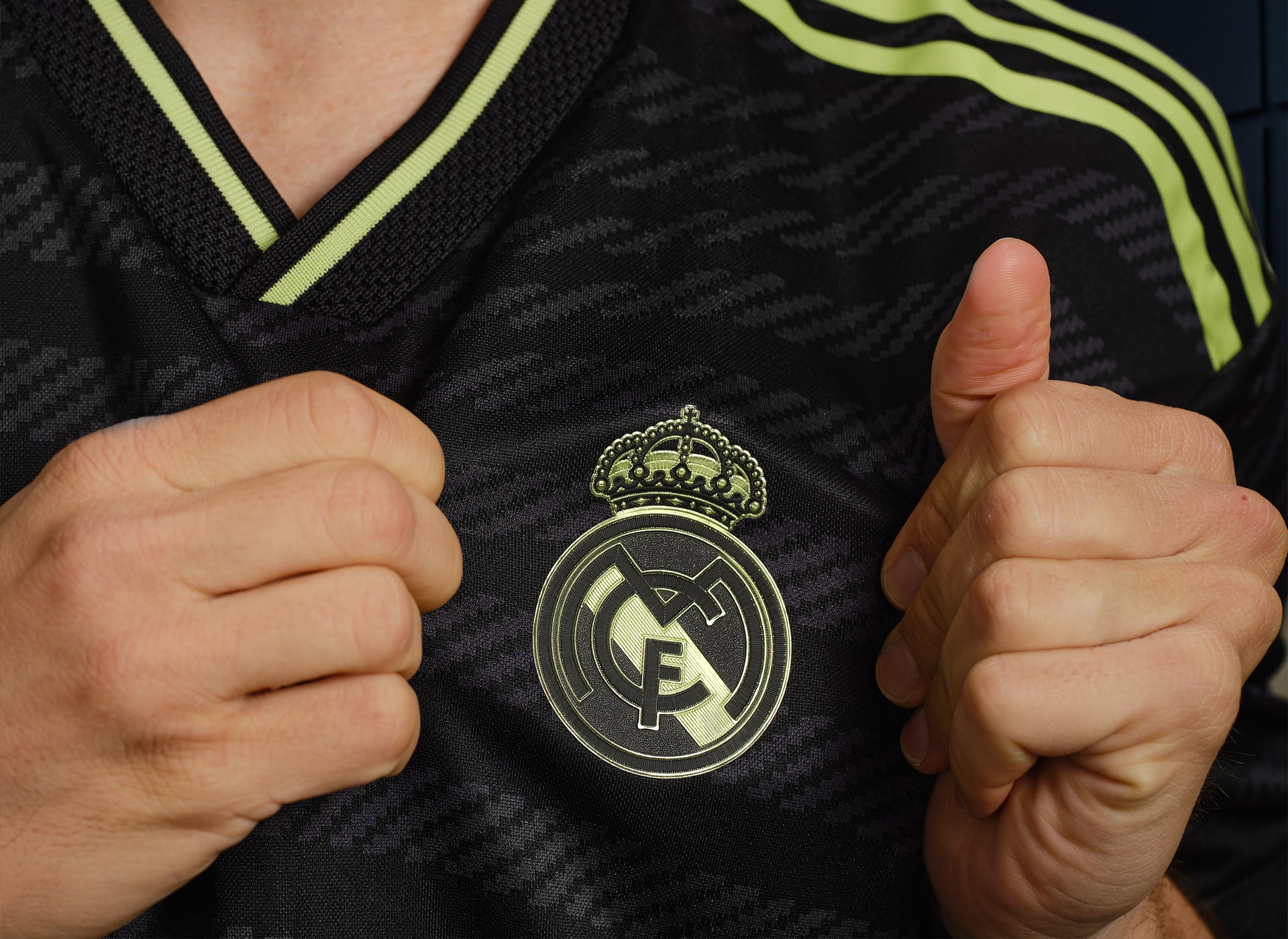 real-madrid-3e-shirt-2022-2023-d.jpg