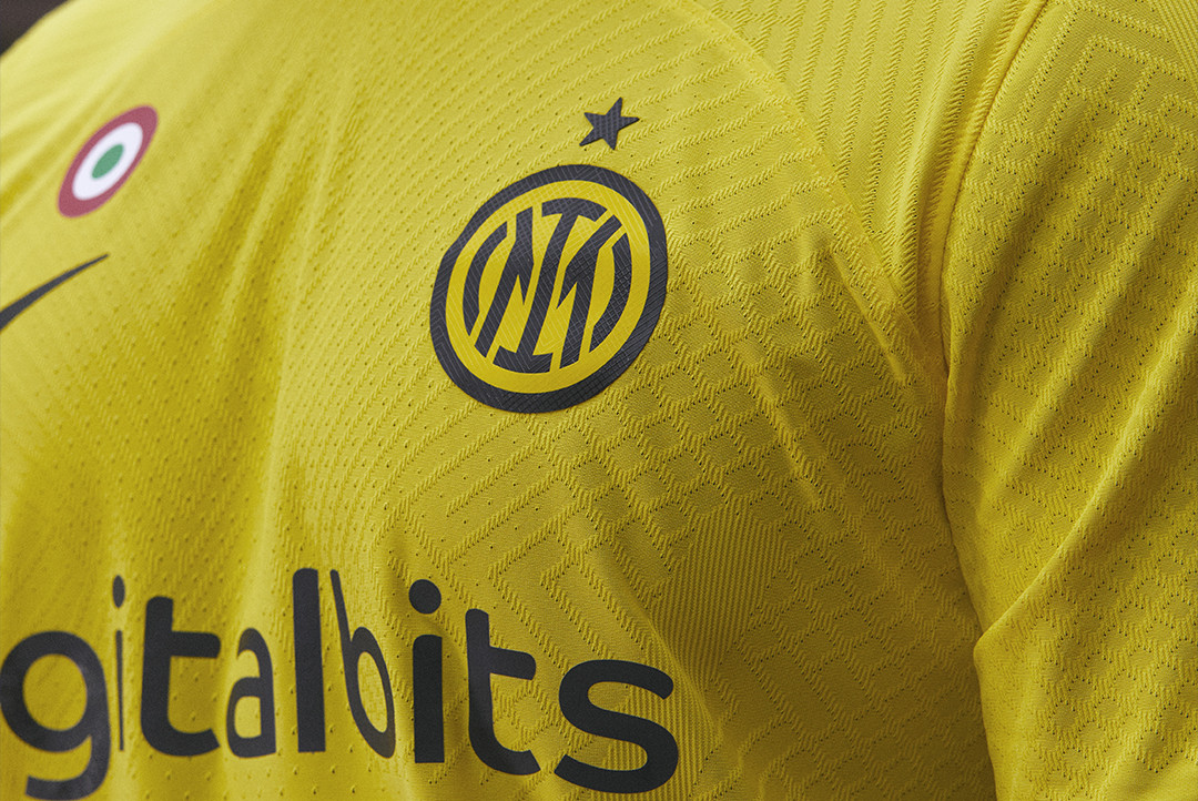inter-milan-3e-voetbalshirt-2022-2023-c.jpg