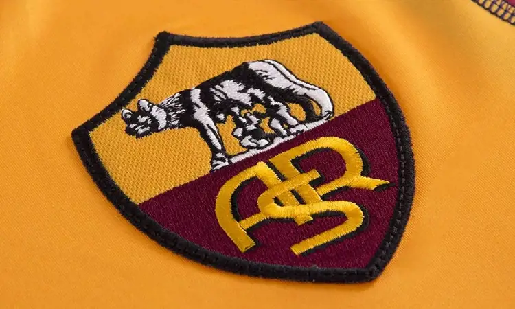 COPA lanceert AS Roma voetbalshirt 20012002 opnieuw