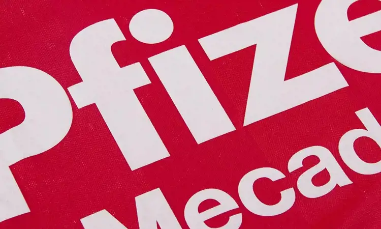 COPA lanceert Stade Rennes voetbalshirt 1984-1985 met Pfizer