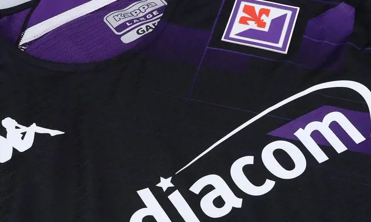 Fiorentina 4e voetbalshirt 2022-2023 ontworpen door supporters