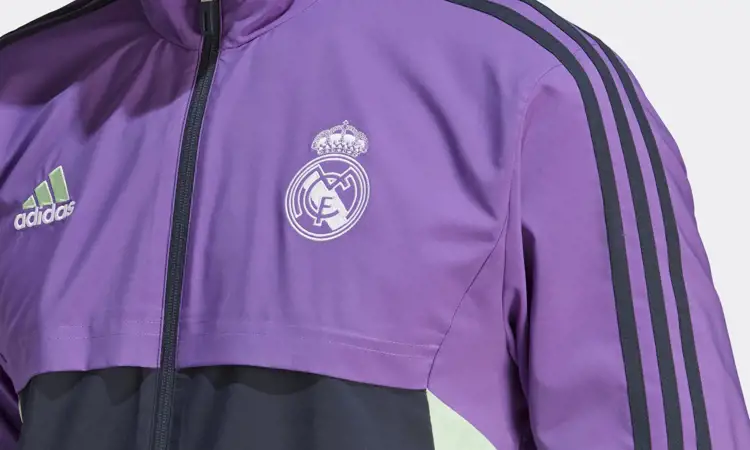 Real Madrid draagt paars presentatiepak in 2023