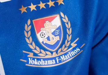 yokohama-f-marinos-voetbalshirts.jpg