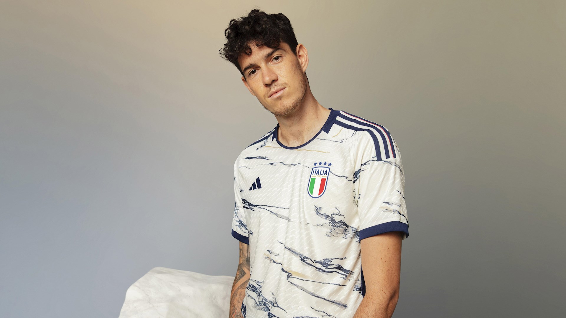 italie-uitshirt-2023-2024-b.jpg