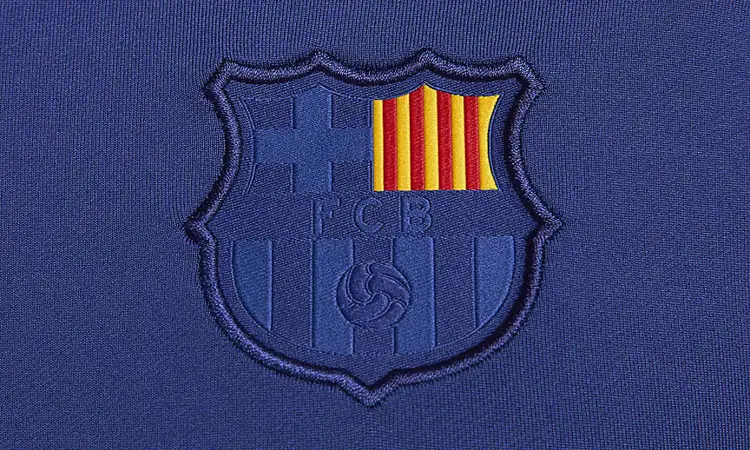 FC Barcelona draagt blauw trainingspak in 2023