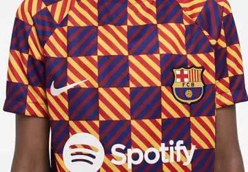 fc-barcelona-warming-up-shirt-2023-b.jpg