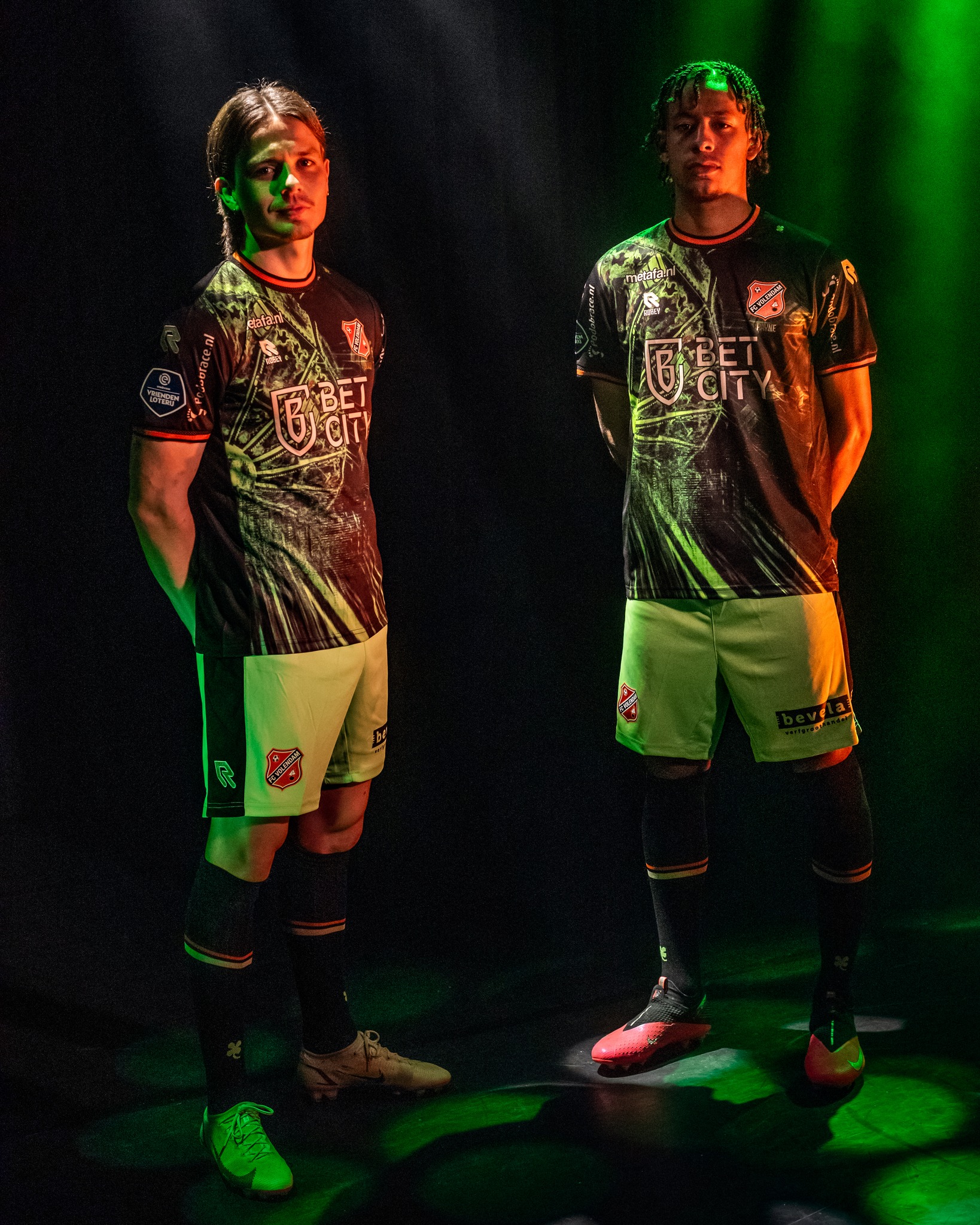 Dit is het FC Volendam kermis voetbalshirt 2023-2024