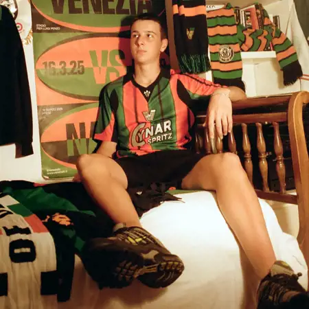 Dit zijn de Venezia FC voetbalshirts 2025-2026 van NOCTA