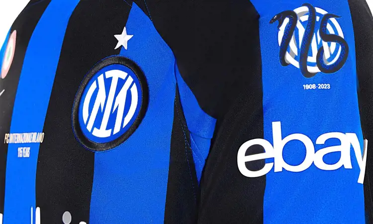 Dit is het Inter Milan voetbalshirt ter ere van het 115 jarig bestaan