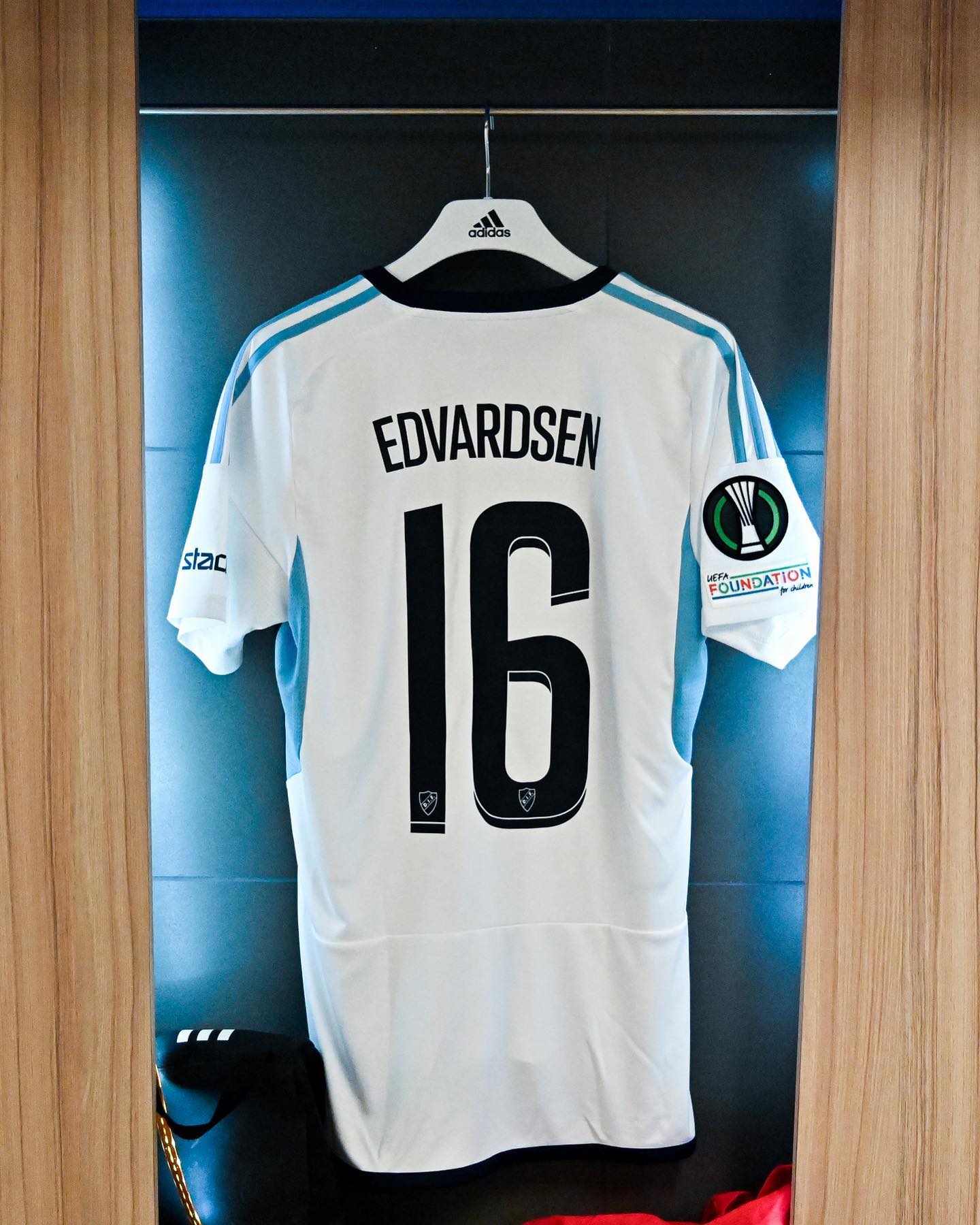 Djurgardens IF 3e voetbalshirt 2023