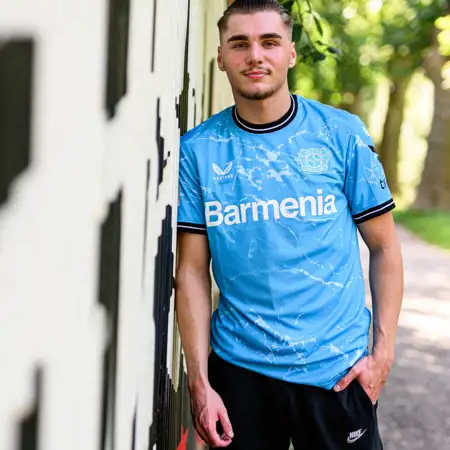 Bayer Leverkusen voetbalshirts 2023-2024