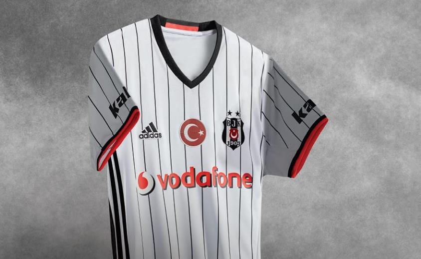 besiktas-voetbalshirt-2016-2017.png