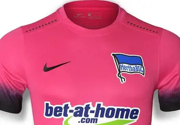roze-hertha-bsc-shirt-2016-2017.png