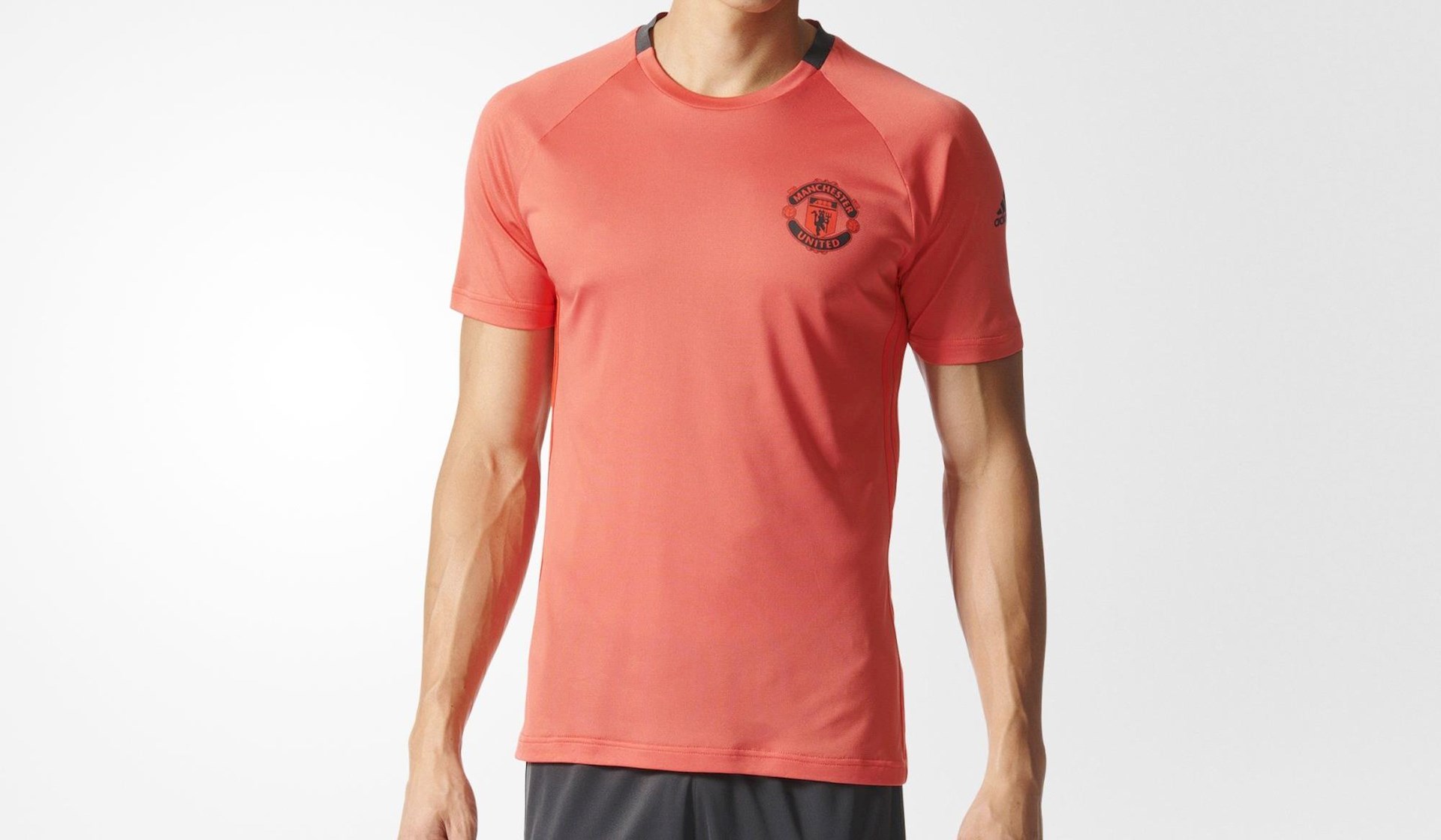 manchester-united-europa-league-training-shirt-2016-2017.png