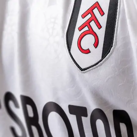 Fulham voetbalshirts 2025-2026 ode aan stadion, retro shirt en elegantie!