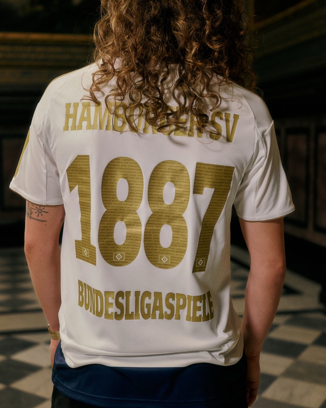 Hamburger SV lanceert voetbalshirt ter ere van 1887 Bundesliga wedstrijden