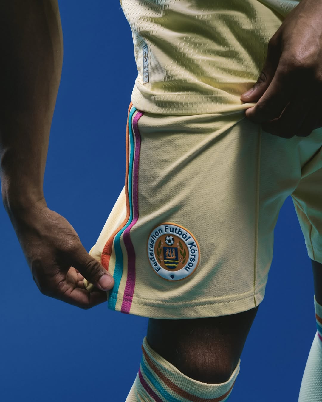 Curaçao WK 2026 uitshirt geïnspireerd door kleurrijke huizen