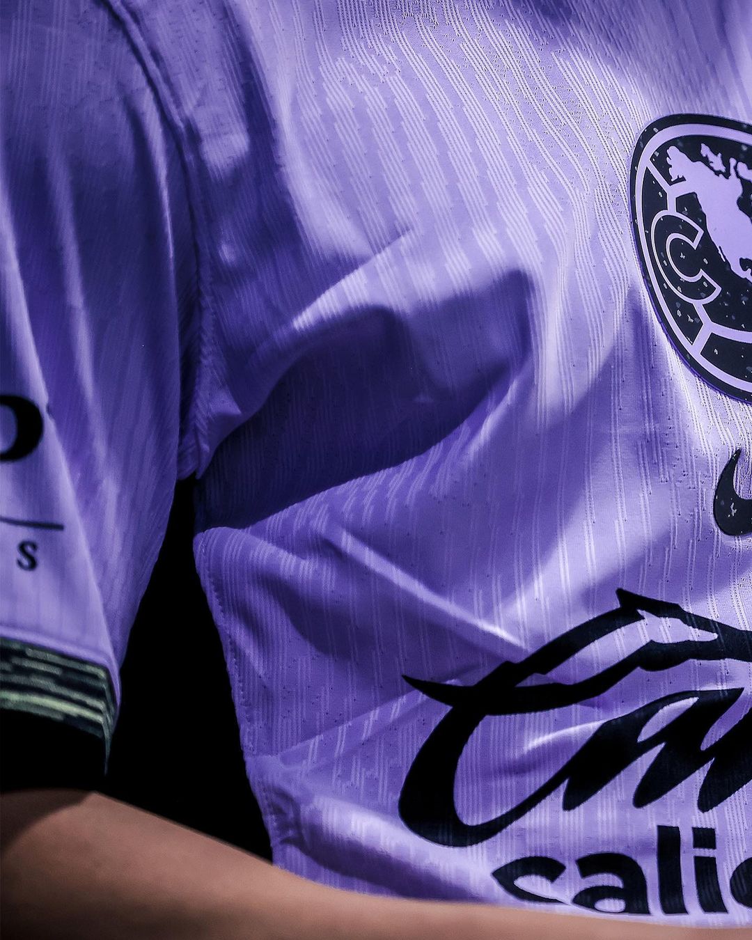 Club America 3e voetbalshirt 2023-2024 bijna identiek aan Liverpool 3e shirt