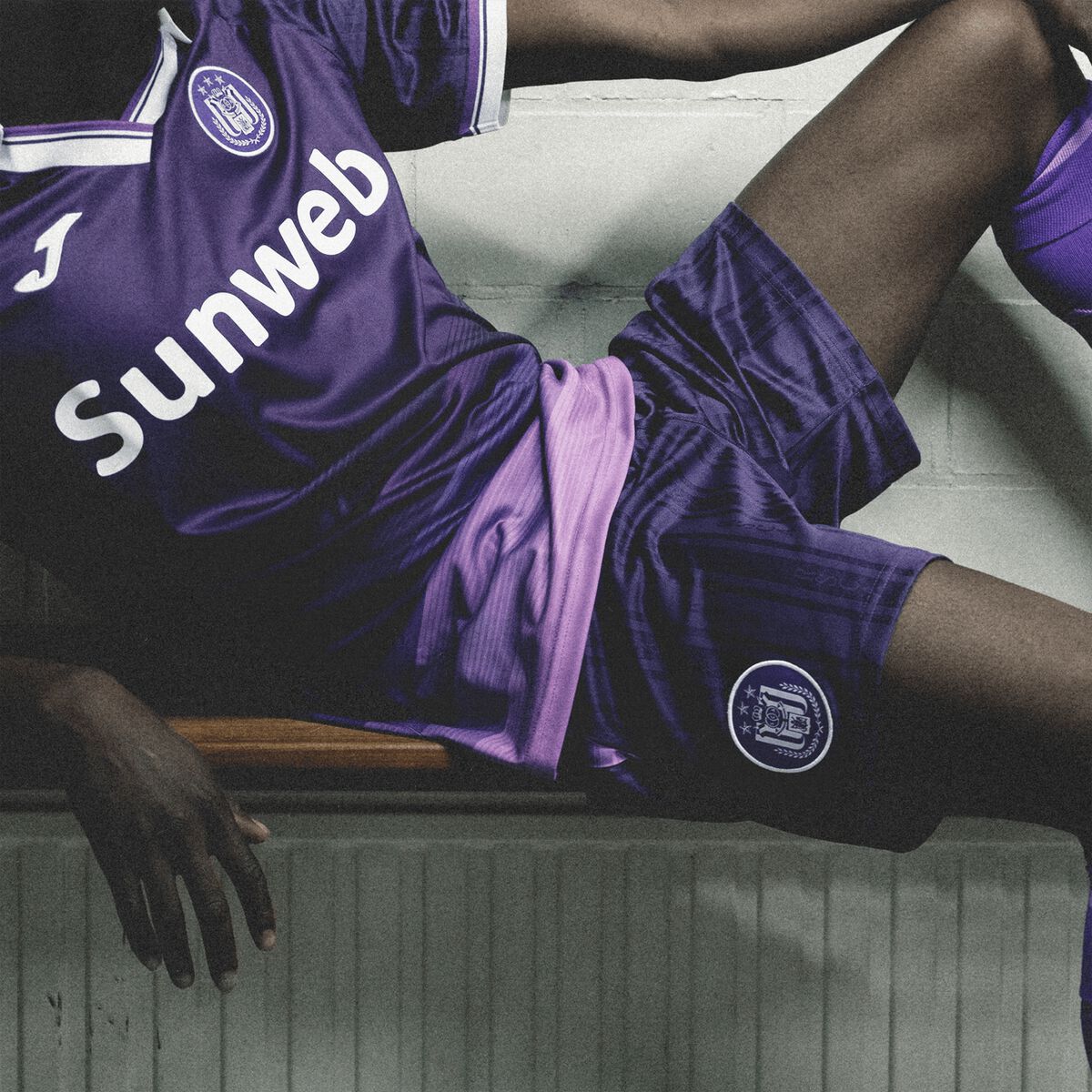 RSC Anderlecht voetbalshirts 2025-2026 ontworpen door Mosaert! 