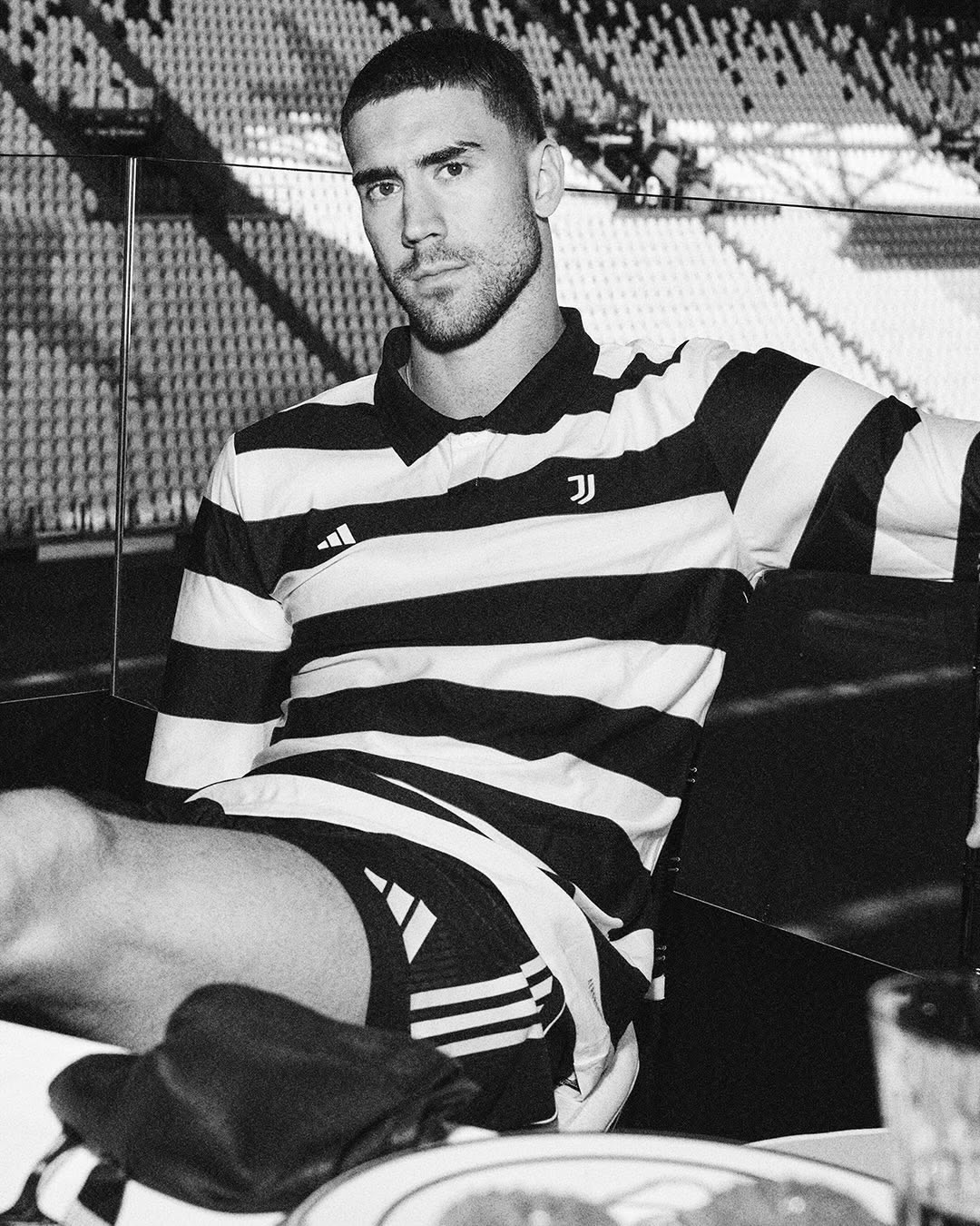 Juventus 4e shirt 2025-2026 geïnspireerd door historisch warming-up shirt